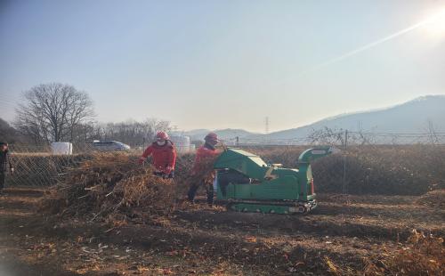 남부지방산림청, 유관기관 합동 영농부산물 수거·파쇄 실시